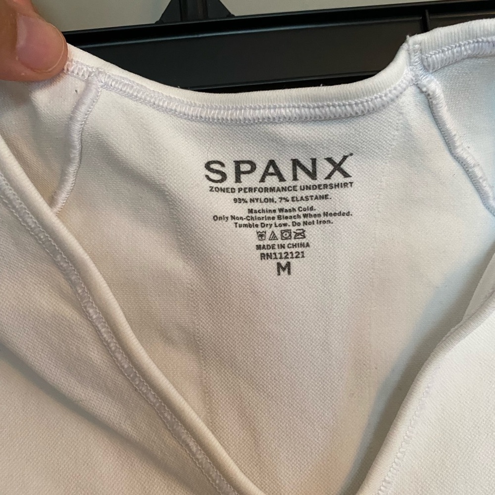 Men’s Spanx Zoned Performance Seamless Compression Undershirt — Sz Med